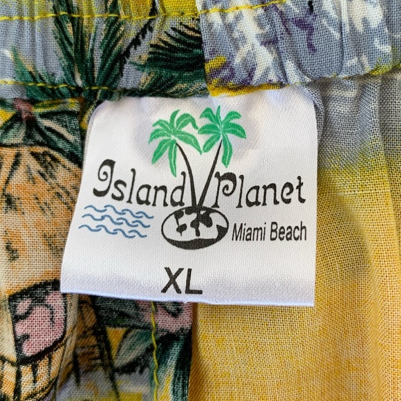 Island Planet Tropical Print Capris Pants - Picture 6 of 8